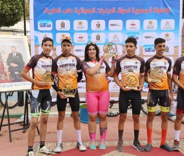 العيــــون : فوز الدراج عبد الفتاح الباز في فئة الذكور (كبار) وصفاء البغراوي في فئة الإناث بالبطولة الجهوية للدراجات